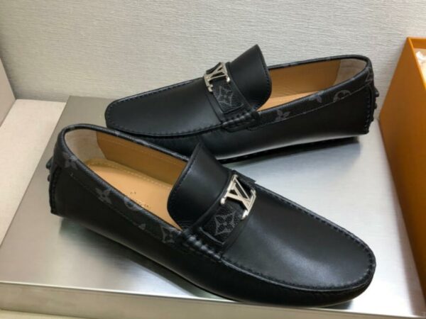 Giày lười Louis Vuitton Hockenheim Moccasin tag hoa đen like auth