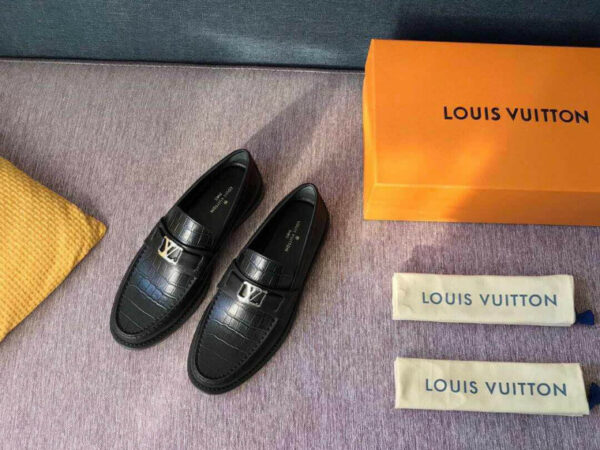 Giày lười Louis Vuitton Major Loafer đế cao vân rạn like auth