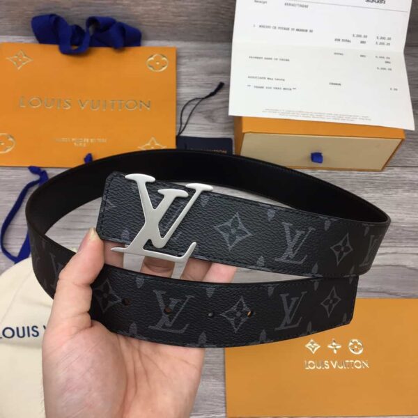 Thắt lưng nam Louis Vuitton Tag 40MM Reversible Belt Monogram Black khóa bạc