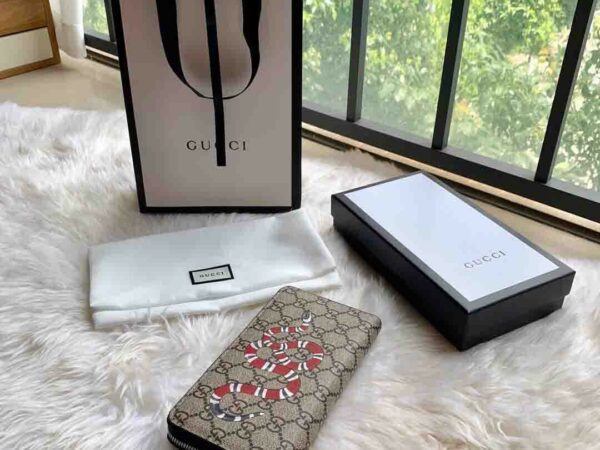 Ví dài Gucci Kingsnake Print GG Supreme Zip Around Wallet Brow