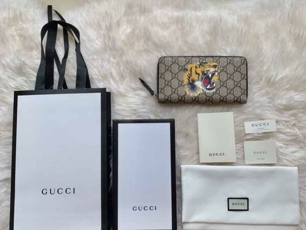 Ví dài Gucci Tiger Print GG Supreme Zip Around