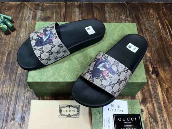 Dép Gucci Supreme Wolf Slides siêu cấp màu xám