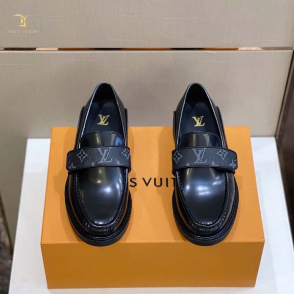 Giày lười Louis Vuitton Derby Harness Loafers like auth tag hoa mau đen