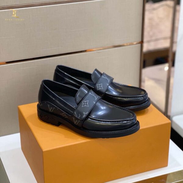 Giày lười Louis Vuitton Derby Harness Loafers like auth tag hoa mau đen