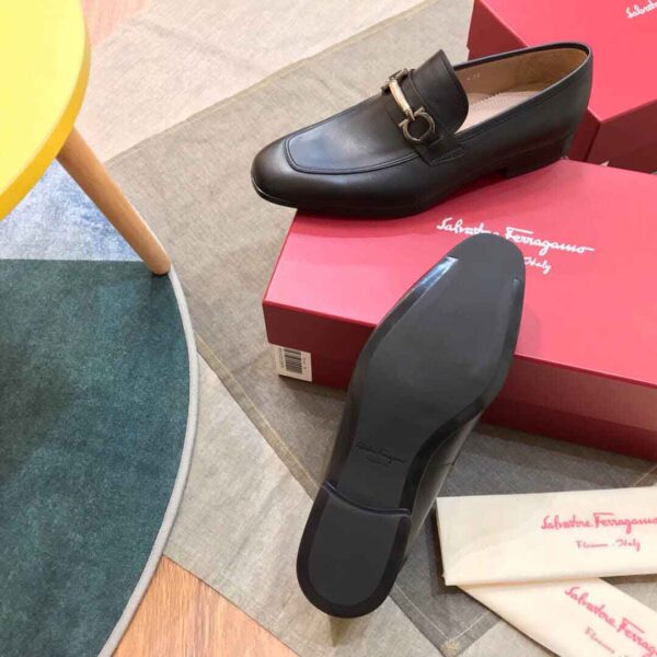 Giày lười Salvatore Ferragamo Black Calfskin Material siêu cấp đế cao da bóng