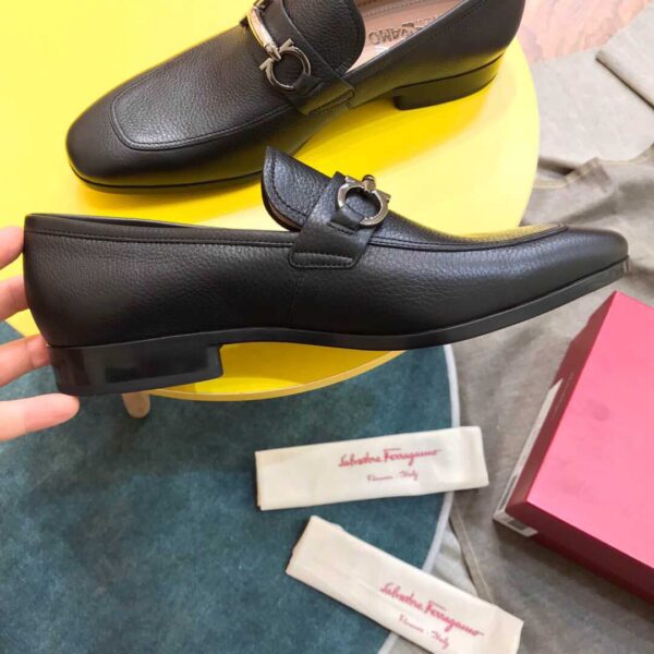 Giày lười Salvatore Ferragamo Black Calfskin Material siêu cấp đế cao da nhăn