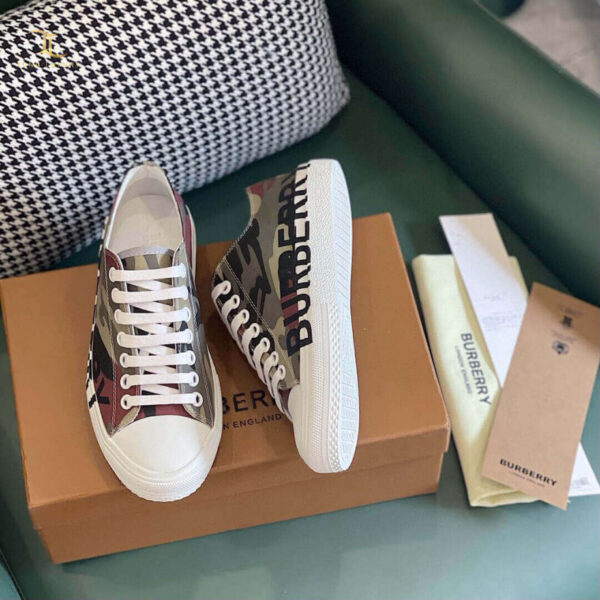 Giày thể thao Burberry Logo Print Lace Up Sneakers