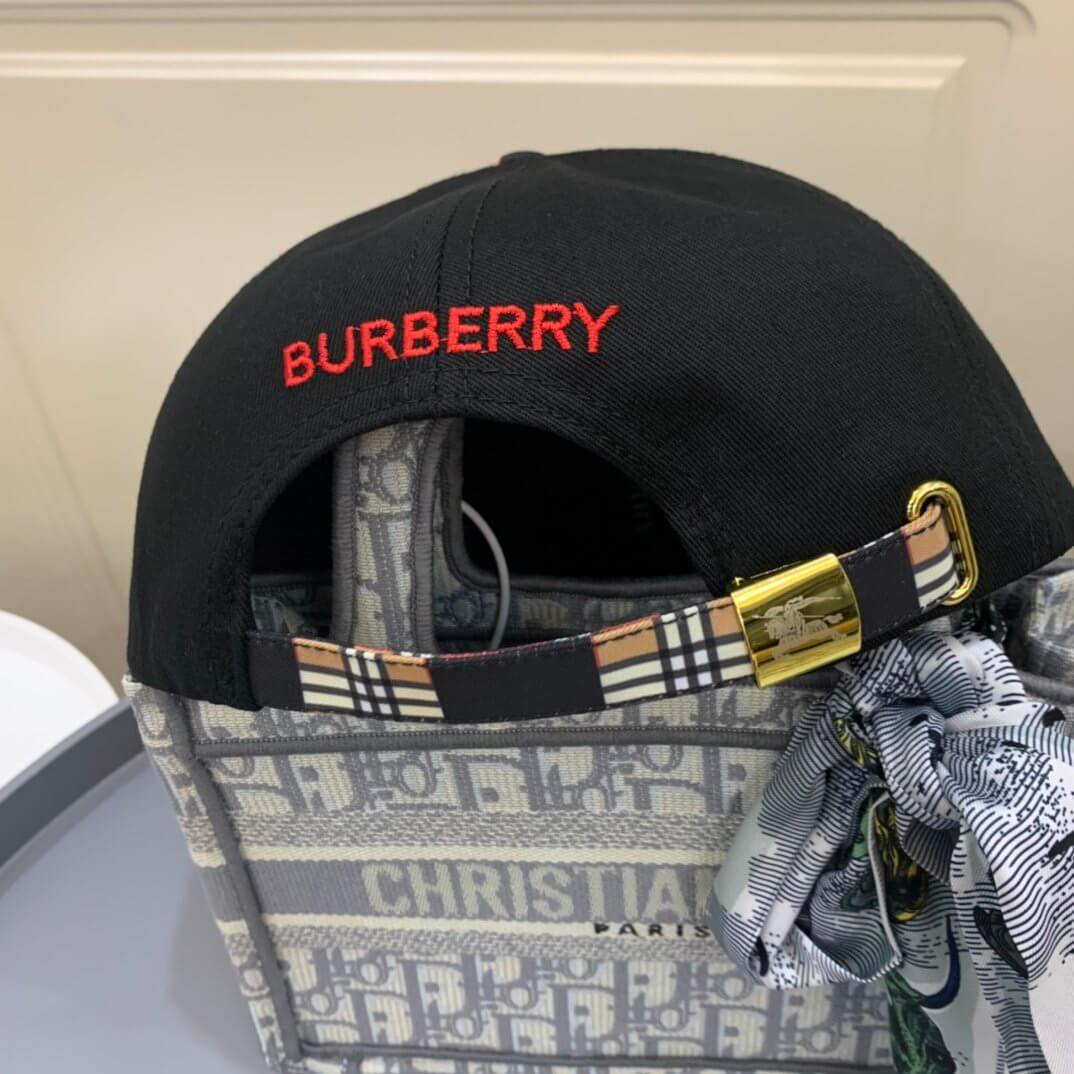 Mũ Burberry nam siêu cấp hoạ tiết ô vuông màu đen