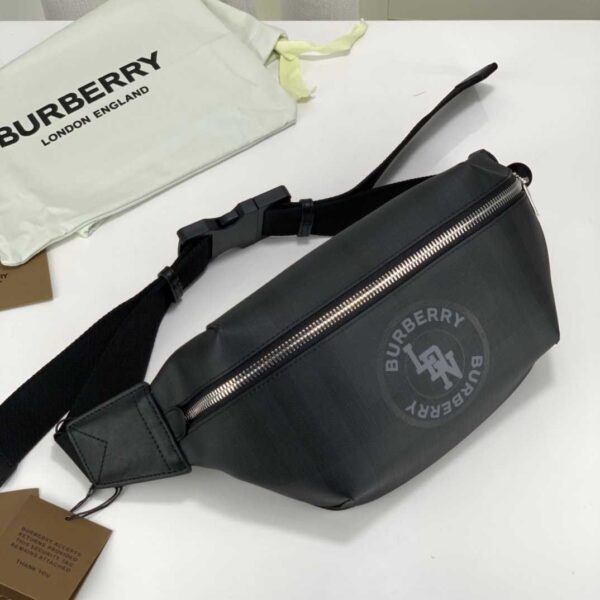 Túi đeo Burberry siêu cấp Men Bag họa tiết chữ trắng