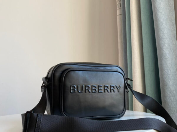 Túi đeo chéo Burberry siêu cấp hoạ tiết logo in nổi