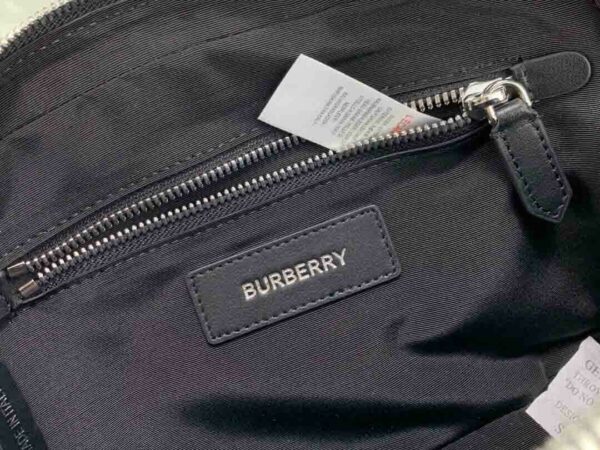 Túi đeo chéo Burberry siêu cấp hoạ tiết logo chữ trắng