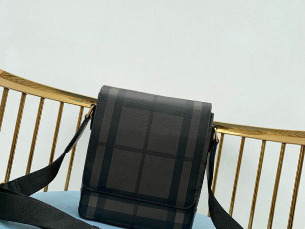 Túi đeo chéo Burberry nam siêu cấp họa tiết ô vuông màu nâu
