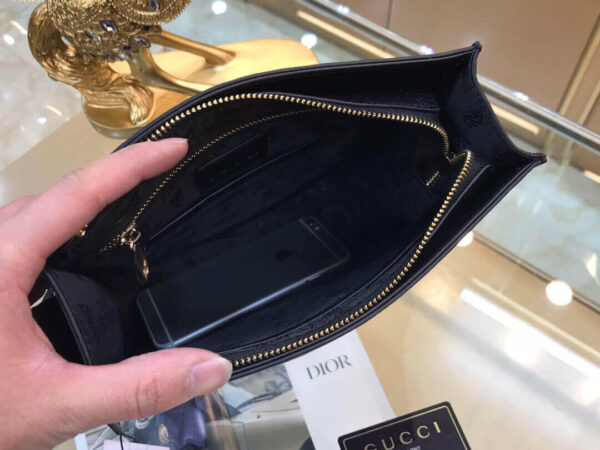 Túi đeo chéo Gucci hình hộp vuông màu đen
