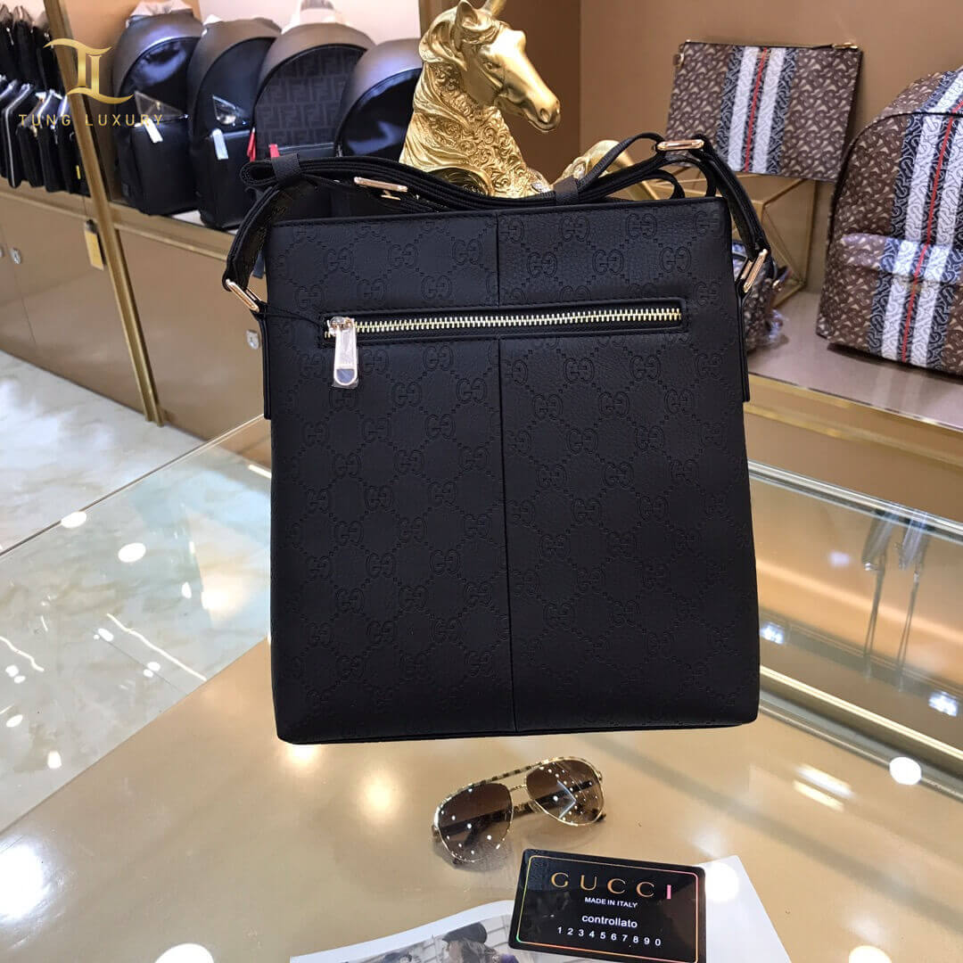 Túi đeo chéo Gucci siêu cấp nam hoạ tiết logo chữ vàng