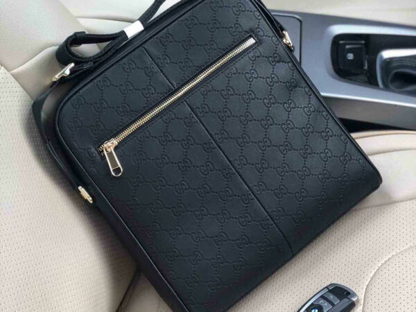 Túi đeo chéo Gucci siêu cấp hoạ tiết Logo màu đen