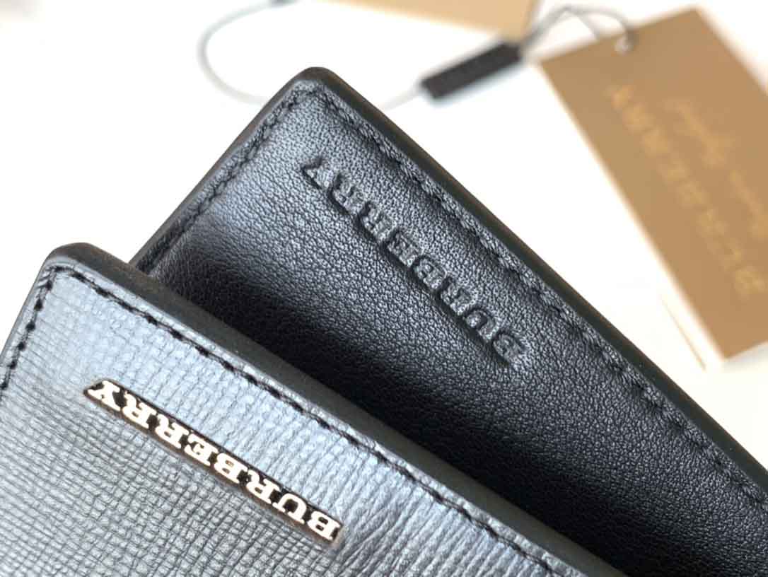 Ví Burberry siêu cấp Grainy Leather International Bifold Wallet Da taiga