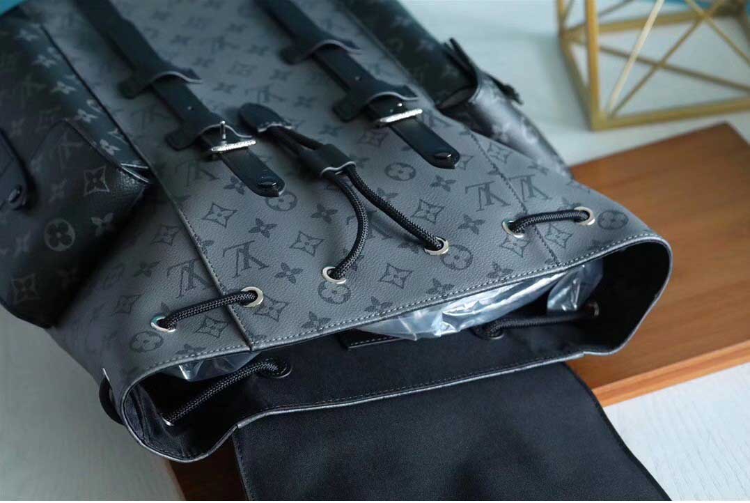 ORDER] Balo Louis Vuitton Outdoor Backpack da taiga