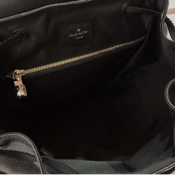 Balo Louis Vuitton Outdoor Backpack like auth da taiga màu đen