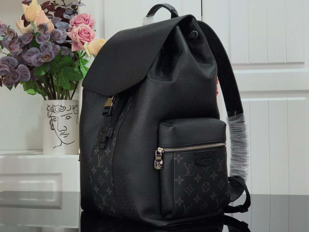 Balo Louis Vuitton Outdoor Backpack da taiga siêu cấp like auth 99%