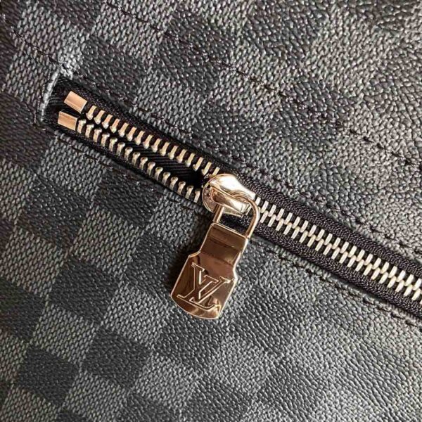 Túi đeo chéo Louis Vuitton District Pm siêu cấp Caro xám