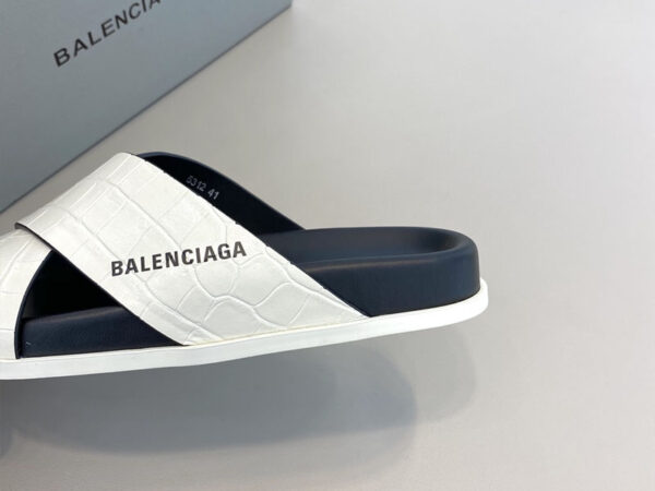 Dép Balenciaga nam like au quai chéo da rạn họa tiết chữ logo màu trắng