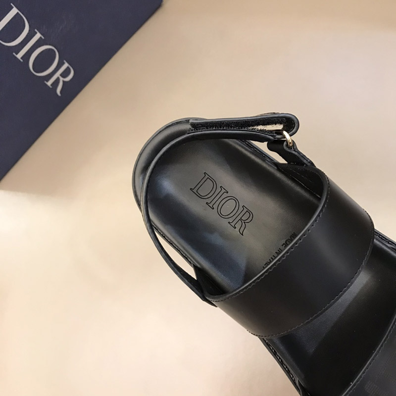 Dép Dior like au quai hậu đế trơn đen họa tiết logo mờ màu đen