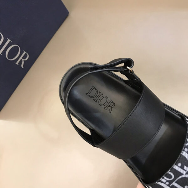 Dép Dior siêu cấp quai hậu đế trơn họa tiết logo chữ trắng màu đen