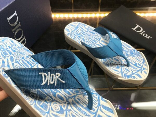 Dép kẹp Dior like auth đế họa tiết logo chữ in màu xanh