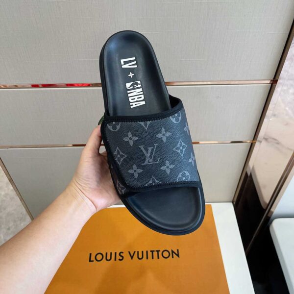 Dép Louis Vuitton Lvxnba Miami Mules hoa like auth màu đen