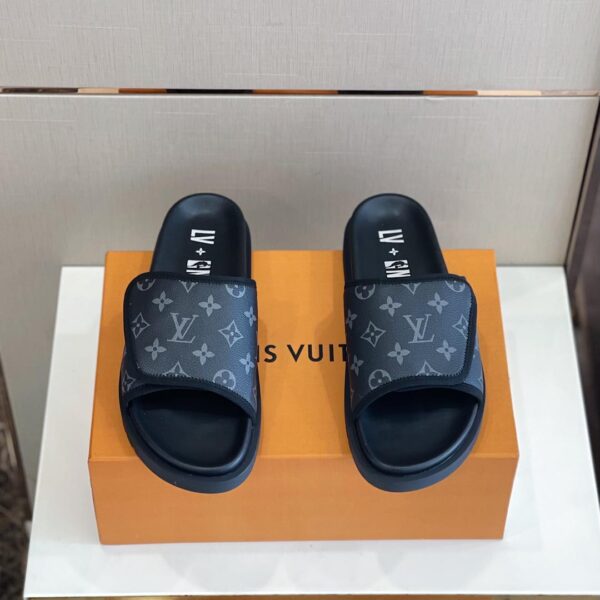 Dép Louis Vuitton Lvxnba Miami Mules hoa like auth màu đen