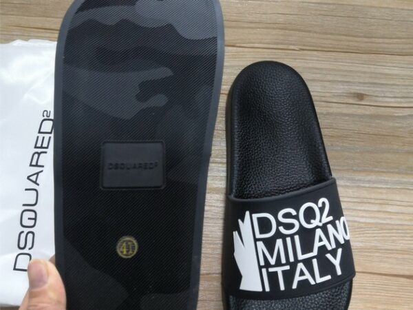 Dép Dsquared2 siêu cấp đế đen họa tiết chữ Milano