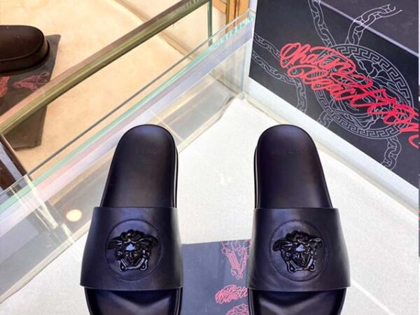 Dép Versace La Medusa Leather Sliders siêu cấp màu đen