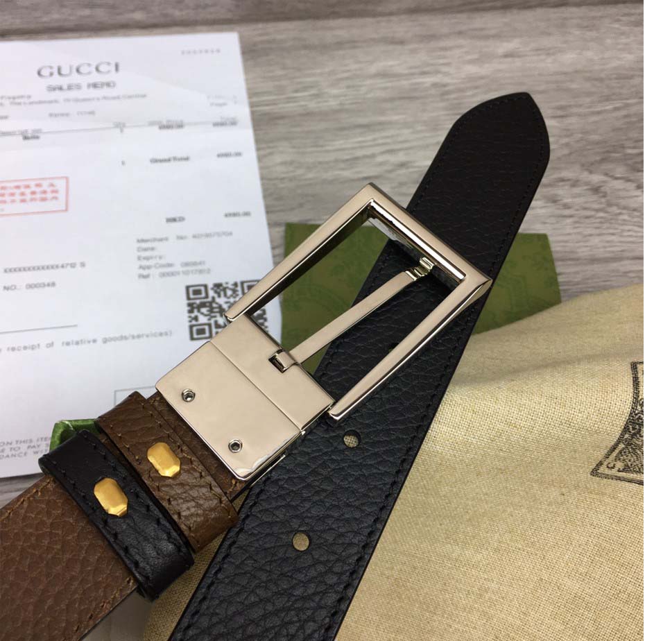 That lung nam hang hieu Gucci Reversible Leather With Square Buckle khoa xoay