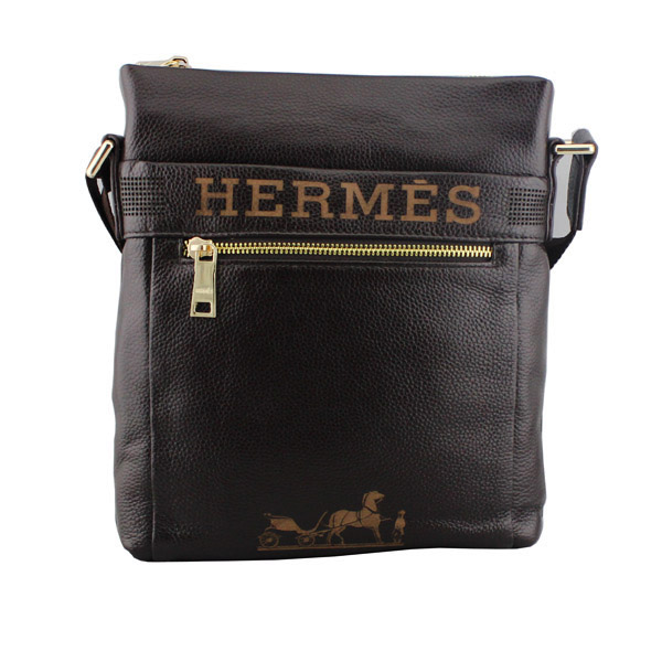 Tui deo cheo nam Hermes dang doc logo tron