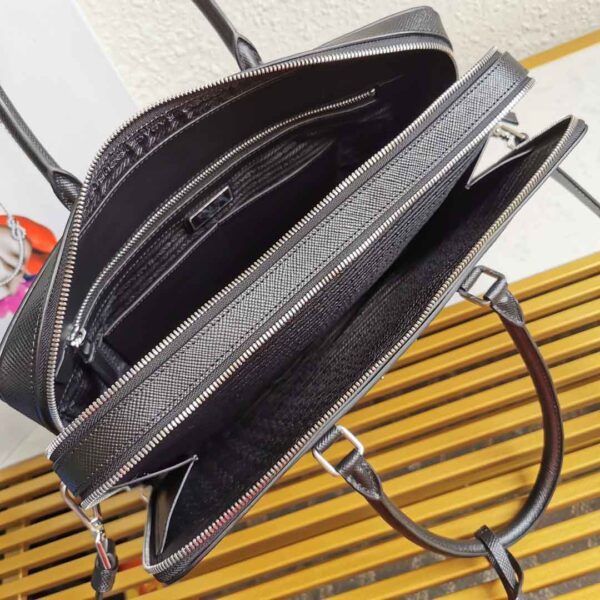 Túi xách nam Prada siêu cấp da taiga họa tiết logo tam giác màu đen