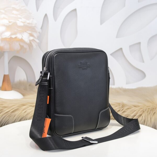 Túi đeo chéo Hermes siêu cấp họa tiết logo cắt góc màu đen