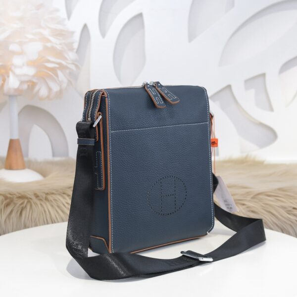 Túi đeo chéo Hermes siêu cấp họa tiết logo dập tròn màu xanh