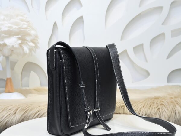 Túi đeo Hermes siêu cấp nam họa tiết nắp gài màu đen