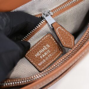 Túi đeo Hermes siêu cấp nắp gập họa tiết logo chứ màu nâu