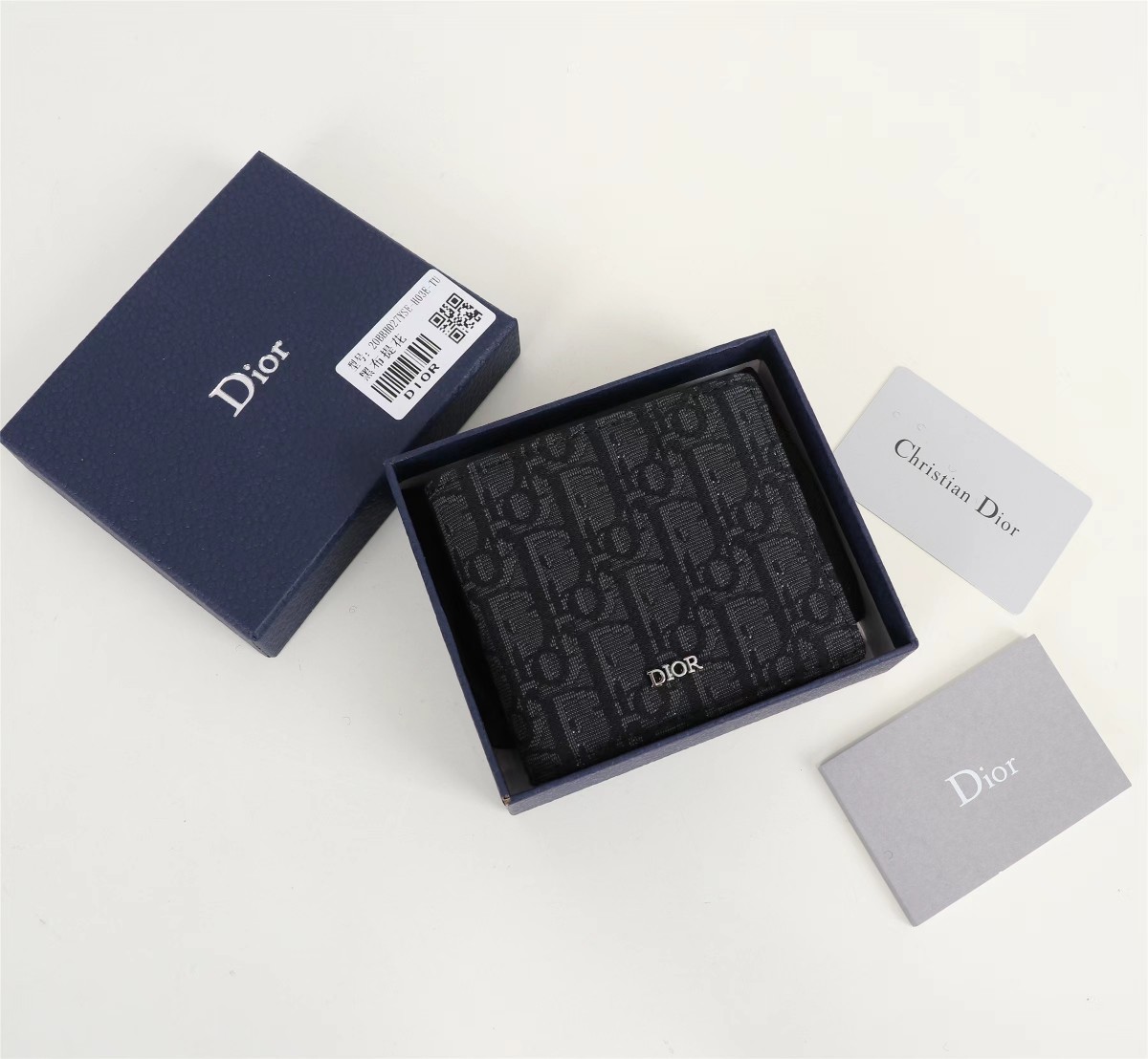 Giày Dior nam hàng hiệu màu đen logo trắng nổi bật bản xách tay