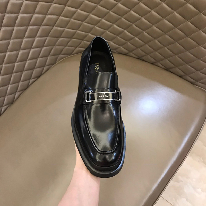 Giày lười Prada siêu cấp đế cao da bóng khóa logo ngang GPD03