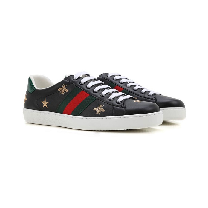 Giày Gucci Ace Sneaker with Bees & Stars Black Edition sở hữu màu đen huyền bí