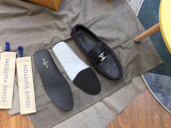 Giày lười Louis Vuitton like au họa tiết hoa đen GLLV61