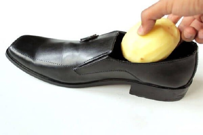 Khoai tây có thể làm rộng giày bị chật rất tốt
