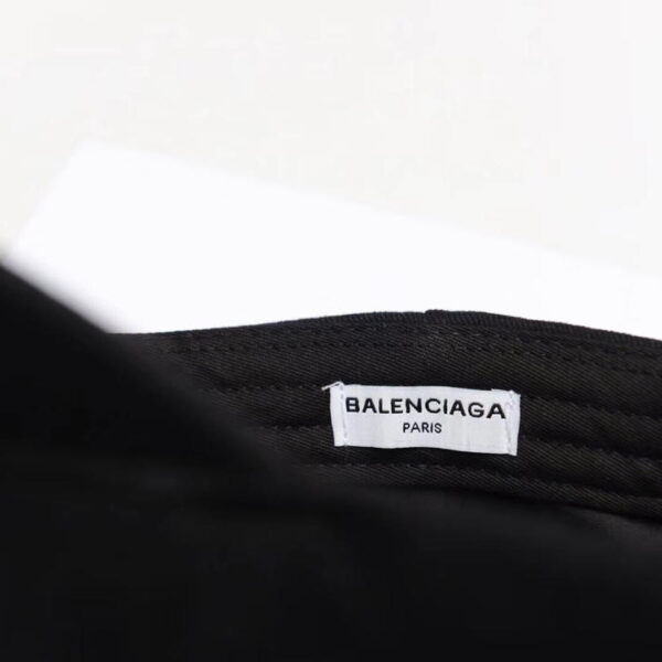 Mũ nam Balenciaga siêu cấp họa tiết thêu logo chữ màu đen