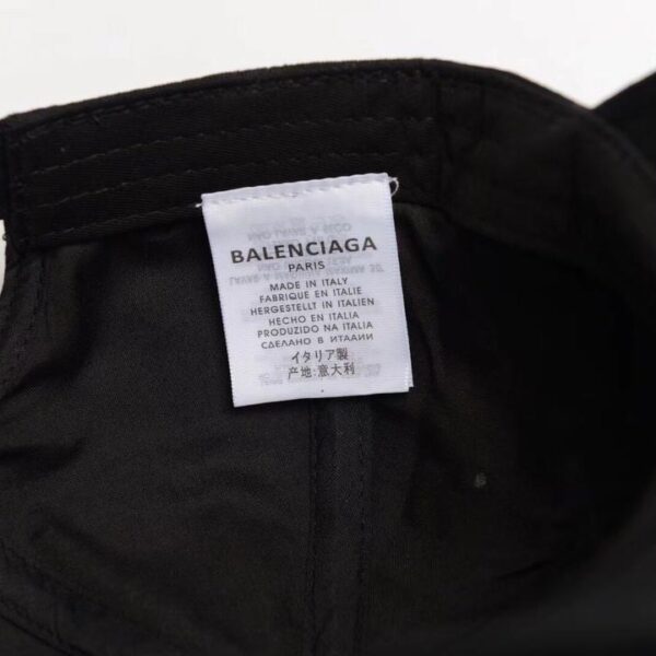 Mũ nam Balenciaga siêu cấp màu đen họa tiết thêu chữ BB chỉ trắng