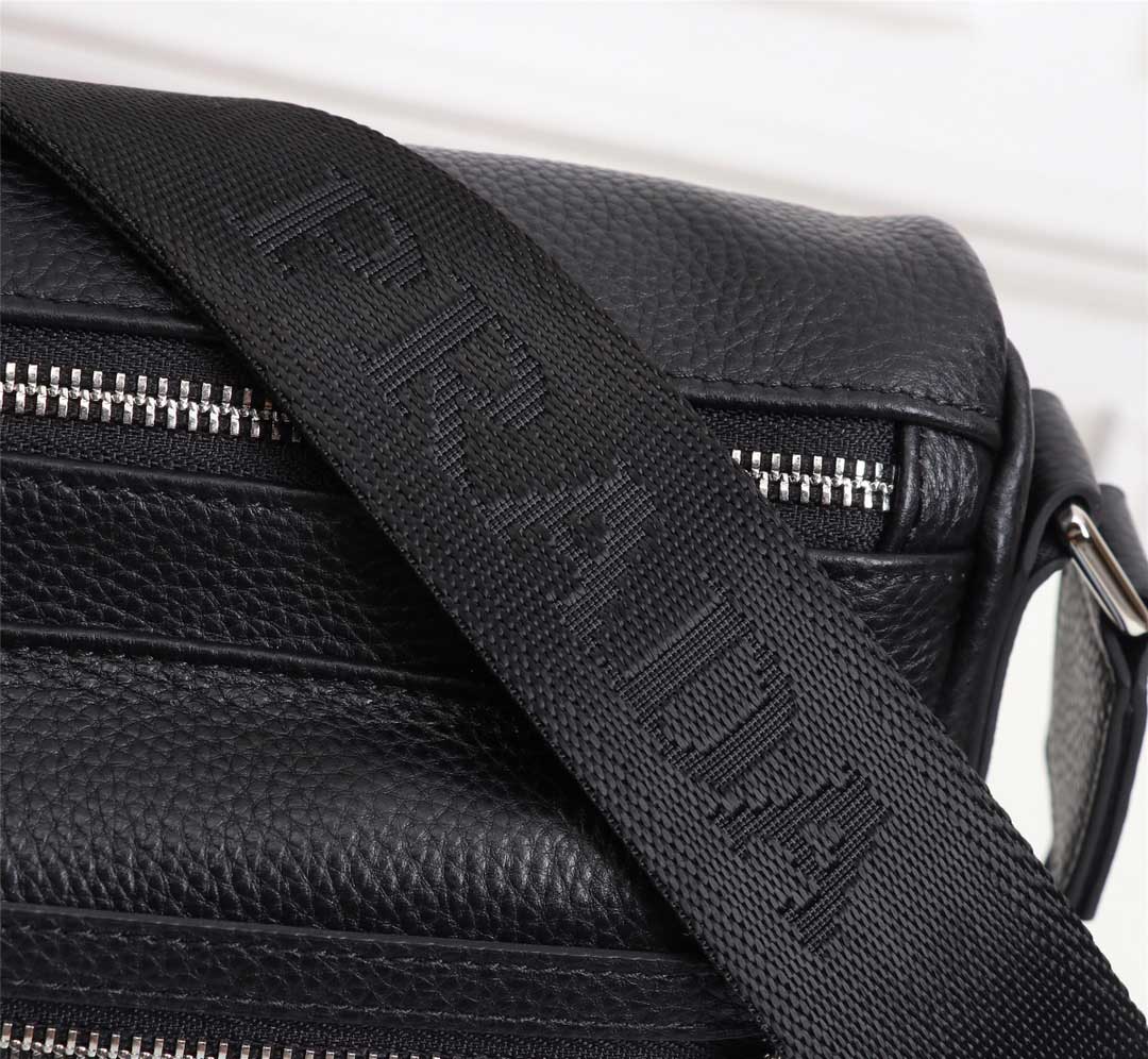 Túi đeo chéo Prada siêu cấp màu đen ngăn phụ