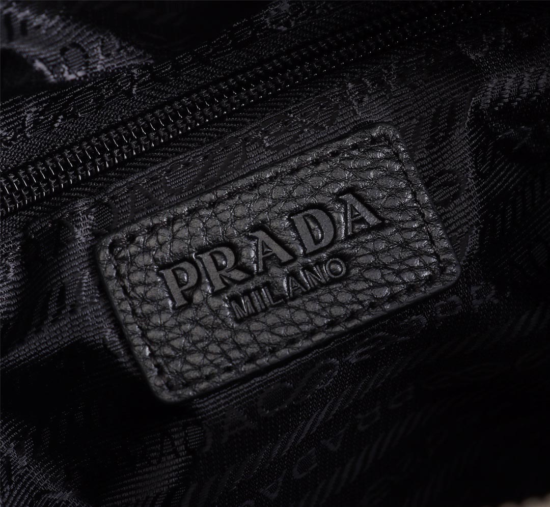 Túi đeo chéo Prada siêu cấp màu đen ngăn phụ
