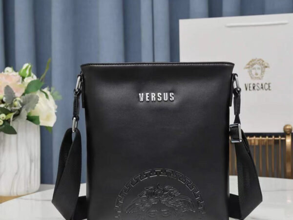 Túi đeo chéo Versace siêu cấp họa tiết logo in chìm