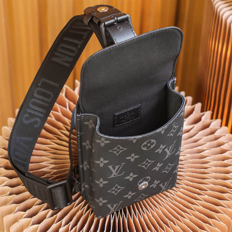 Túi đeo Louis Vuitton Saumur Slingbag Monogram hoa đen - TUNG LUXURY™